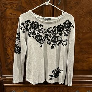 Adorable, INC pull over top with black appliqués